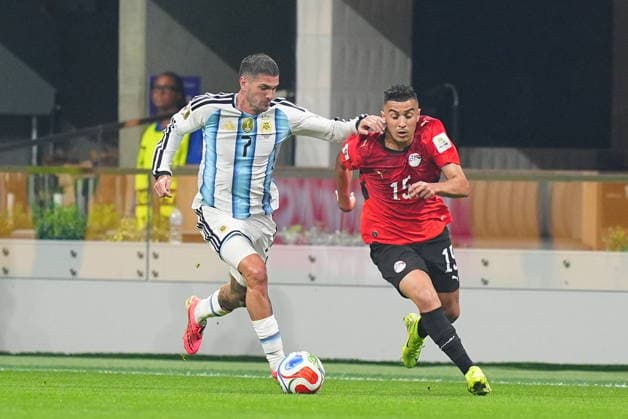 Argentina v Egypt - FIFA World Cup, WM, Weltmeisterschaft, Fussball 2026 - Round of 16 ATLANTA, USA - JULY 07: Rodrigo De Paul (7) of Argentina in action against Karim Hafez of Egypt during the 2026 FIFA World Cup Round of 16 match between Argentina and Egypt at Mercedes-Benz Stadium (Atlanta Stadium) in Atlanta, Georgia, United States on July 07, 2026. Evrim Aydin Anadolu Georgia United States. Editorial use only. Please get in touch for any other usage.  Copyright: x2026xAnadoluxEvrimxAydinx