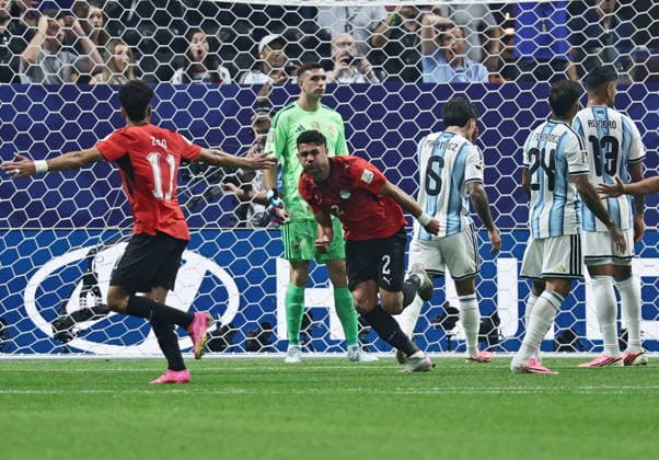 FIFA World Cup, WM, Weltmeisterschaft, Fussball 2026 - Round of 16 - Argentina vs Egypt Yasser Ibrahim of Egypt (C) celebrates with teammates after scoring the 0-1 opening goal during the FIFA World Cup 2026 Round of 16 match Argentina against Egypt, in Atlanta, USA, 07 July 2026. ATLANTA United States  Copyright: xRONALDxWITTEKx