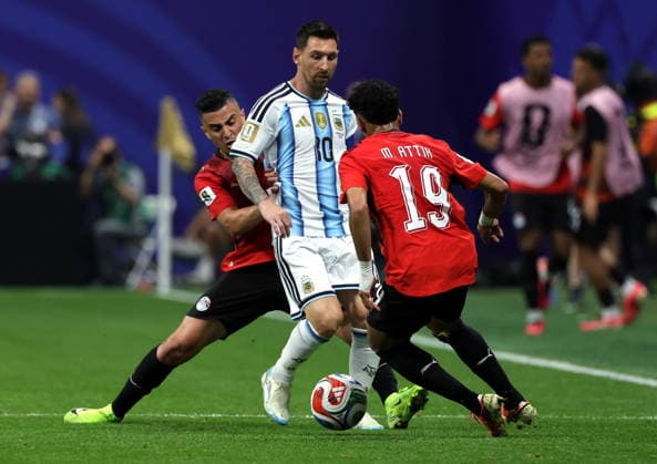 FIFA World Cup, WM, Weltmeisterschaft, Fussball 2026 - Round of 16 - Argentina vs Egypt (L-R) Karim Hafez of Egypt, Lionel Messi of Argentina and Marawan Attia of Egypt in action during the FIFA World Cup 2026 Round of 16 match Argentina against Egypt, in Atlanta, USA, 07 July 2026. ATLANTA United States  Copyright: xCRISTOBALxHERRERA-ULASHKEVICHx