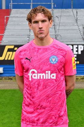 07.07.2026, Fußball, Herren, 2.BL (Bundesliga), Saison 2026 2027, Holstein Kiel, KSV, Media Day, Portraitshooting, Mannschaftsshooting Torwart Ben Schmit Kiel Holstein-Stadion Schleswig-Holstein Deutschland *** July 7, 2026, Soccer, Men s, 2nd Division Bundesliga, 2026–2027 Season, Holstein Kiel, KSV, Media Day, Portrait Shoot, Team Photo Shoot, Goalie Ben Schmit, Holstein Kiel Stadium, Schleswig-Holstein, Germany