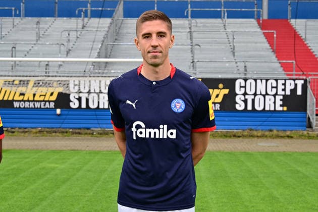 07.07.2026, Fußball, Herren, 2.BL (Bundesliga), Saison 2026 2027, Holstein Kiel, KSV, Media Day, Portraitshooting, Mannschaftsshooting Marko Ivezic Kiel Holstein-Stadion Schleswig-Holstein Deutschland *** July 7, 2026, Soccer, Men s, 2nd Bundesliga, 2026–2027 Season, Holstein Kiel, KSV, Media Day, Portrait Shoot, Team Photo Shoot, Marko Ivezic, Kiel Holstein Stadium, Schleswig-Holstein, Germany