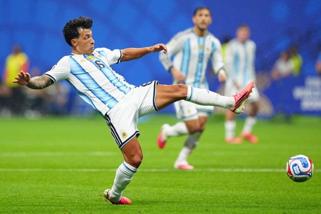 Argentina v Egypt - FIFA World Cup, WM, Weltmeisterschaft, Fussball 2026 - Round of 16 ATLANTA, USA - JULY 07: Lisandro Martinez (6) of Argentina in action during the 2026 FIFA World Cup Round of 16 match between Argentina and Egypt at Mercedes-Benz Stadium (Atlanta Stadium) in Atlanta, Georgia, United States on July 07, 2026. Evrim Aydin Anadolu Georgia United States. Editorial use only. Please get in touch for any other usage.  Copyright: x2026xAnadoluxEvrimxAydinx