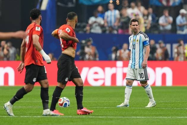 Lionel Messi of Argentina Argentina v Egypt, 2026 FIFA World Cup, WM, Weltmeisterschaft, Fussball Group of 16, Football, Atlanta Stadium, Atlanta, Georgia, USA - 07 Jul 2026Atlanta Mercedes-Benz Stadium Georgia (GA) United States of America  Copyright: xIsmaelxAdnan Shutterstockx 16981208at