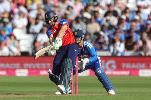 Third Vitality T20 International England v India Jos Buttler of England hits a four during the Third Vitality T20 international match, Länderspiel, Nationalmannschaft England vs India at Trent Bridge, Nottingham, United Kingdom on 07 July 2026 (Photo by Mark Cosgrove News Images) Nottingham Trent Bridge Nottinghamshire United Kingdom Copyright: xMarkxCosgrove NewsxImagesx