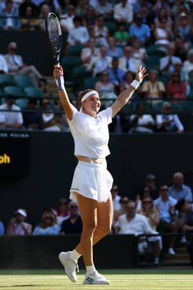 Karolina Muchova celebrates winning her quarter-final match Wimbledon Tennis Championships, Day 9, The All England Lawn Tennis and Croquet Club, London, UK - 07 Jul 2026London The All England Lawn Tennis and United Kingdom  Copyright: xKieranxMcManus Shutterstockx 16978030ce