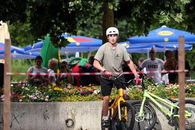 CYCLING - Oesterreich Rundfahrt 2026 GRAZ,AUSTRIA,07.JUL.26 - CYCLING - Tour of Austria, team presentation. Image shows stunt cyclist event.  GEPAxpictures xJamesxDoak