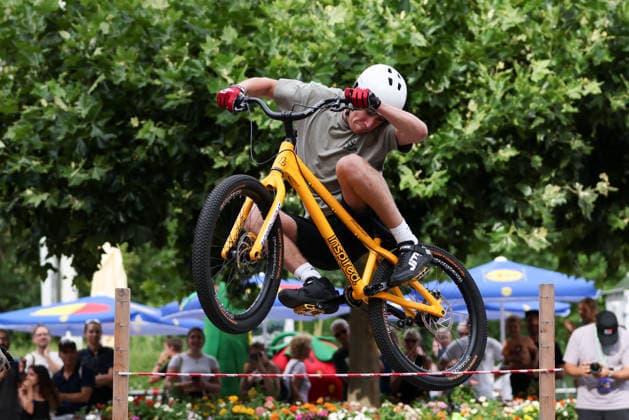 CYCLING - Oesterreich Rundfahrt 2026 GRAZ,AUSTRIA,07.JUL.26 - CYCLING - Tour of Austria, team presentation. Image shows stunt cyclist event.  GEPAxpictures xJamesxDoak