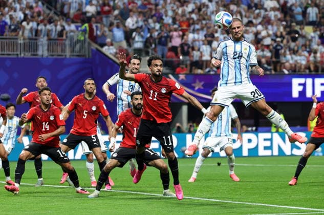 FIFA World Cup, WM, Weltmeisterschaft, Fussball 2026 - Round of 16 - Argentina vs Egypt Alexis Mac Allister of Argentina (R) heads the ball during the FIFA World Cup 2026 Round of 16 match Argentina against Egypt, in Atlanta, USA, 07 July 2026. ATLANTA United States  Copyright: xCRISTOBALxHERRERA-ULASHKEVICHx