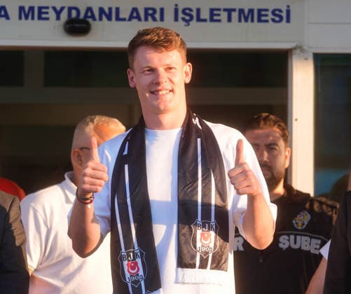 Goalkeeper Alexander Nubel in Istanbul for Besiktas ISTANBUL, TURKIYE - JULY 7: German goalkeeper Alexander Nubel, with whom Besiktas has announced an agreement in principle, poses for a photo after arriving at Ataturk Airport General Aviation Terminal in Istanbul, Turkiye, on July 7, 2026. Erhan Elaldi Anadolu Istanbul Turkey. Editorial use only. Please get in touch for any other usage.  Copyright: x2026xAnadoluxErhanxElaldix