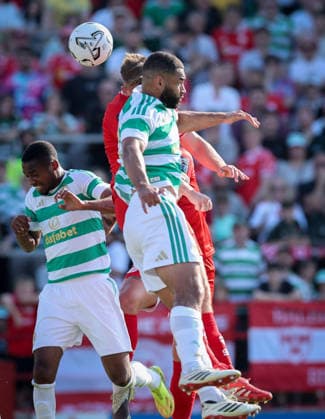 Cameron Carter-Vickers of Celtic clears a high ball Shelbourne FC v Celtic , Preseason Friendly, Football, Tolka Park, Dublin, Ireland - 07 Jul 2026Dublin Tolka Park Ireland  Copyright: xLorrainexO Sullivan Shutterstockx 16980106o
