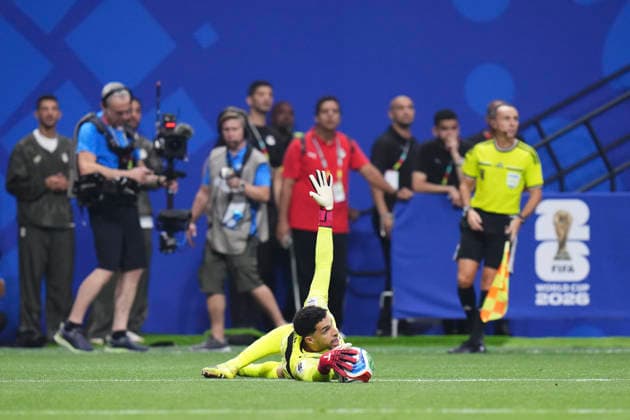 Argentina v Egypt: Round of 16 - FIFA World Cup, WM, Weltmeisterschaft, Fussball 2026 Mostafa Shoubir of Egypy controls the ball during the FIFA World Cup 2026 Round of 16 match between Argentina and Egypt at Atlanta Stadium on July 07, 2026 in Atlanta, Georgia. Atlanta GA United States  Copyright: xJosexBretonx originalFilename:bretonhernandez-argentin260707_npxjw.jpg