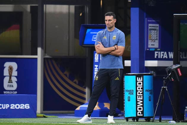 Argentina v Egypt: Round of 16 - FIFA World Cup, WM, Weltmeisterschaft, Fussball 2026 Lionel Scaloni, head coach of Argentina, looks on during the FIFA World Cup 2026 Round of 16 match between Argentina and Egypt at Atlanta Stadium on July 07, 2026 in Atlanta, Georgia. Atlanta GA United States  Copyright: xJosexBretonx originalFilename:bretonhernandez-argentin260707_npHe5.jpg