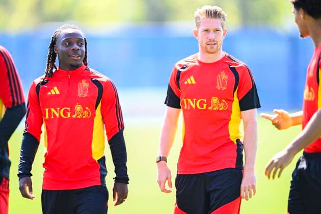 Belgian national football team - FIFA World Cup, WM, Weltmeisterschaft, Fussball 2026 - media activities 07 07 2026 RENTON, UNITED STATES OF AMERICA - JULY 07 : Doku Jeremy forward of Belgium and De Bruyne Kevin forward of Belgium pictured during a training session of the Belgian national football team during the FIFA World Cup 2026 on July 7, 2026 in Renton, United States of America, 07 07 2026 Renton United States of America  Copyright: xNicoxVereeckenx