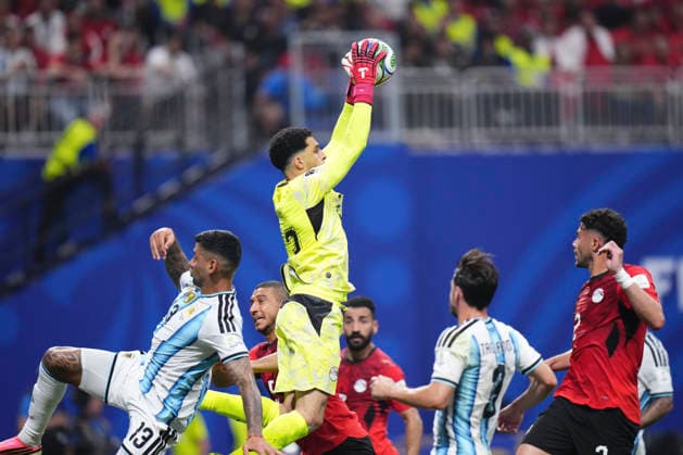 July 7, 2026, Atlanta, Georgia, United States: Mostafa Shoubir of Egypy controls the ball during the FIFA World Cup, WM, Weltmeisterschaft, Fussball 2026 Round of 16 match between Argentina and Egypt at Atlanta Stadium on July 07, 2026 in Atlanta, Georgia. Argentina V Egypt: Round Of 16 - FIFA World Cup 2026  - ZUMAa181 20260707_zaa_a181_046 Copyright: xJosexBretonx