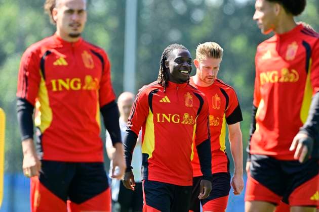 Belgian national football team - FIFA World Cup, WM, Weltmeisterschaft, Fussball 2026 - media activities 07 07 2026 RENTON, UNITED STATES OF AMERICA - JULY 07 : Doku Jeremy forward of Belgium and De Bruyne Kevin forward of Belgium pictured during a training session of the Belgian national football team during the FIFA World Cup 2026 on July 7, 2026 in Renton, United States of America, 07 07 2026 Renton United States of America  Copyright: xJanxDexMeuleneirx