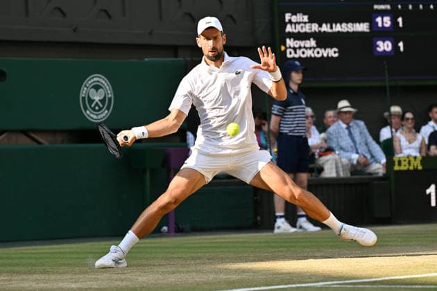 Wimbledon Tennis Championships 2026 - Day 9 LONDON, UNITED KINGDOM - JULY 7: Novak Djokovic of Serbia plays in the men s singles quarter-finals round match against Felix Auger-Aliassime (not seen) of Canada during day 9 of The Wimbledon Tennis Championships at All England Lawn Tennis and Croquet Club on July 07, 2026 in London, United Kingdom. Ray Tang Anadolu London United Kingdom. Editorial use only. Please get in touch for any other usage.  Copyright: x2026xAnadoluxRayxTangx