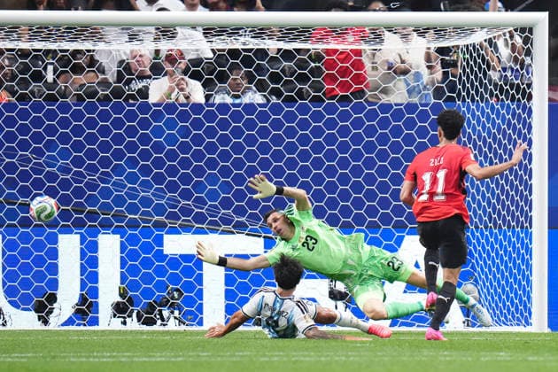 Argentina v Egypt: Round of 16 - FIFA World Cup, WM, Weltmeisterschaft, Fussball 2026 Mostafa Zico of Egypy shoots to score his team s second goal during the FIFA World Cup 2026 Round of 16 match between Argentina and Egypt at Atlanta Stadium on July 07, 2026 in Atlanta, Georgia. Atlanta GA United States  Copyright: xJosexBretonx originalFilename:bretonhernandez-argentin260707_npXdr.jpg