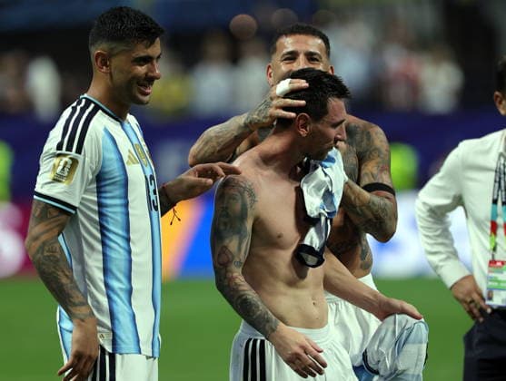 FIFA World Cup, WM, Weltmeisterschaft, Fussball 2026 - Round of 16 - Argentina vs Egypt Lionel Messi of Argentina celebrates with teammates after winning the FIFA World Cup 2026 Round of 16 match Argentina against Egypt, in Atlanta, USA, 07 July 2026. ATLANTA United States  Copyright: xCRISTOBALxHERRERA-ULASHKEVICHx