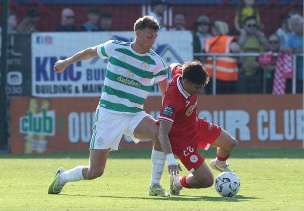 Dane Murray of Celtic and Rodrigo Freitas of Shelbourne Shelbourne FC v Celtic , Preseason Friendly, Football, Tolka Park, Dublin, Ireland - 07 Jul 2026Dublin Tolka Park Ireland  Copyright: xLorrainexO Sullivan Shutterstockx 16980106t