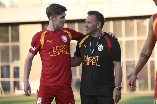 Galatasaray training session in Istanbul ISTANBUL, TURKIYE - JULY 7: Head coach of Galatasaray, Okan Buruk (R) leads a training session for the 2026-2027 season at the Kemerburgaz Metin Oktay Facilities in Istanbul, Turkiye, on July 7, 2026. Arif Hudaverdi Yaman Anadolu Istanbul Turkey. Editorial use only. Please get in touch for any other usage.  Copyright: x2026xAnadoluxArifxHudaverdixYamanx