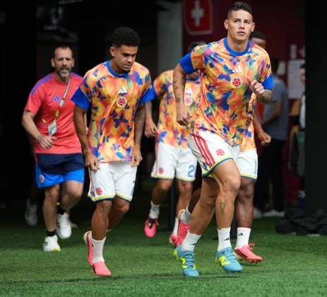 FIFA World Cup, WM, Weltmeisterschaft, Fussball 2026 - Round of 16 - Switzerland vs Colombia James Rodrigues of Colombia enters the pitch for warm-up ahead of the FIFA World Cup 2026 Round of 16 match Switzerland against Colombia, in Vancouver, Canada, 07 July 2026. VANCOUVER Canada  Copyright: xBOBxFRIDx