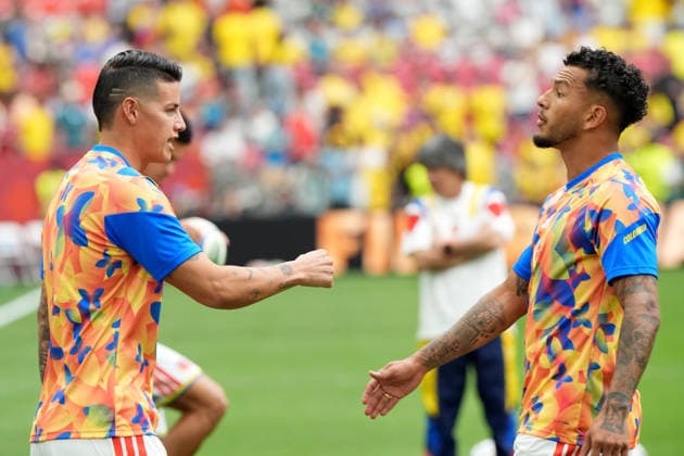 James Rodríguez (L) and Luis Suárez of Colombia warm up before a Round of 16 match at the 2026 FIFA World Cup, WM, Weltmeisterschaft, Fussball between Switzerland and Colombia at BC Place Stadium in Vancouver, Canada, 07 July 2026. FIFA World Cup 2026 - Round of 16 - Switzerland vs Colombia !ACHTUNG: NUR REDAKTIONELLE NUTZUNG!  Copyright: xOmarxAlonsox AMDEP8453 20260707-55020830568_1