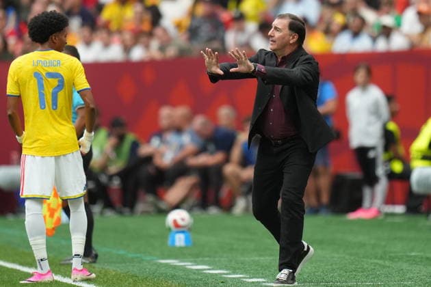 FIFA World Cup, WM, Weltmeisterschaft, Fussball 2026 - Round of 16 - Switzerland vs Colombia Colombia s head coach Nestor Lorenzo gestures during the FIFA World Cup 2026 Round of 16 match Switzerland against Colombia, in Vancouver, Canada, 07 July 2026. VANCOUVER Canada  Copyright: xBOBxFRIDx