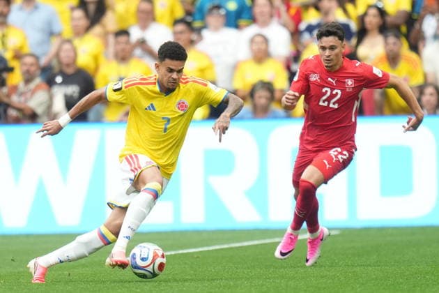 FIFA World Cup, WM, Weltmeisterschaft, Fussball 2026 - Round of 16 - Switzerland vs Colombia Fabian Rieder of Switzerland (R) in action against Luis Diaz of Colombia (L) during the FIFA World Cup 2026 Round of 16 match Switzerland against Colombia, in Vancouver, Canada, 07 July 2026. VANCOUVER Canada  Copyright: xBOBxFRIDx