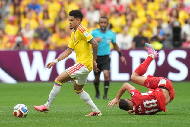 FIFA World Cup, WM, Weltmeisterschaft, Fussball 2026 - Round of 16 - Switzerland vs Colombia Luis Diaz of Colombia (L) in action against Granit Xhaka of Switzerland (R) during the FIFA World Cup 2026 Round of 16 match Switzerland against Colombia, in Vancouver, Canada, 07 July 2026. VANCOUVER Canada  Copyright: xBOBxFRIDx