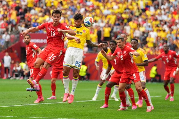 Switzerland v Colombia - FIFA World Cup, WM, Weltmeisterschaft, Fussball 2026 - Round of 16 VANCOUVER, CANADA - JULY 07: Luis Suarez (25) of Colombia in action against Ardon Jashari (14) of Switzerland during the 2026 FIFA World Cup Round of 16 match between Switzerland and Colombia at BC Place in Vancouver, British Columbia, Canada, on July 07, 2026 Ercin Erturk Anadolu British Columbia Canada. Editorial use only. Please get in touch for any other usage.  Copyright: x2026xAnadoluxErcinxErturkx