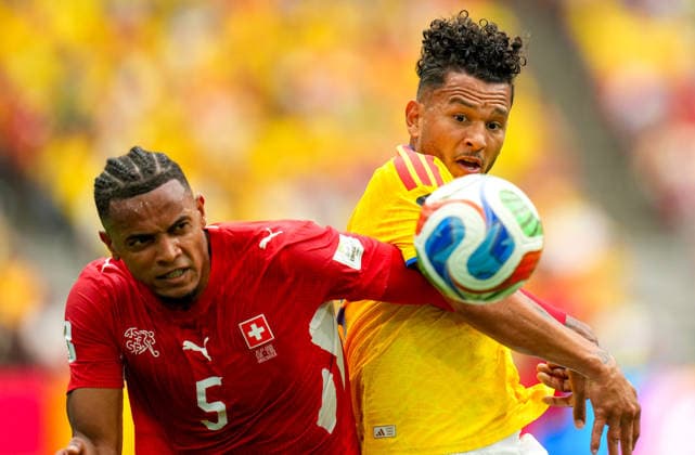 Switzerland v Colombia - FIFA World Cup, WM, Weltmeisterschaft, Fussball 2026 - Round of 16 VANCOUVER, CANADA - JULY 07: Luis Suarez (R) of Colombia in action against Manuel Akanji (5) of Switzerland during the 2026 FIFA World Cup Round of 16 match between Switzerland and Colombia at BC Place in Vancouver, British Columbia, Canada, on July 07, 2026 Ercin Erturk Anadolu British Columbia Canada. Editorial use only. Please get in touch for any other usage.  Copyright: x2026xAnadoluxErcinxErturkx