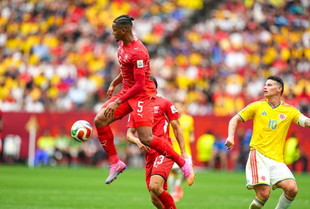 Switzerland v Colombia - FIFA World Cup, WM, Weltmeisterschaft, Fussball 2026 - Round of 16 VANCOUVER, CANADA - JULY 07: James Rodrigez (10) of Colombia in action against Manuel Akanji (5) of Switzerland during the 2026 FIFA World Cup Round of 16 match between Switzerland and Colombia at BC Place in Vancouver, British Columbia, Canada, on July 07, 2026 Ercin Erturk Anadolu British Columbia Canada. Editorial use only. Please get in touch for any other usage.  Copyright: x2026xAnadoluxErcinxErturkx
