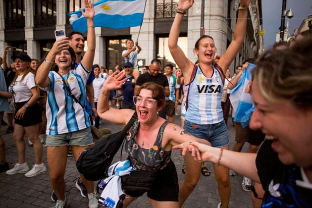 Football, 2026 FIFA World Cup, Argentina v Egypt, fans celebrate in Madrid