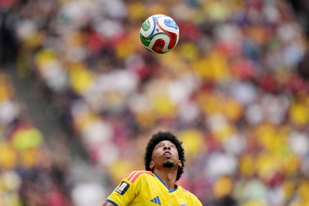July 7, 2026, Vancouver, Bc, CANADA: Colombia s Johan Mojica (17) watches the ball against Switzerland during the first half of a World Cup Round of 16 soccer match, in Vancouver, on Tuesday, July 7, 2026. Canada News - July 7, 2026  - ZUMAc35_ 20260707_zaf_c35_180 Copyright: xDarrylxDyckx
