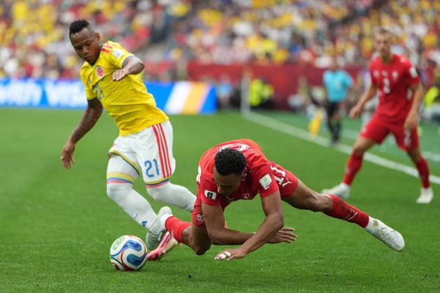 FIFA World Cup, WM, Weltmeisterschaft, Fussball 2026 - Round of 16 - Switzerland vs Colombia Jaminton Campaz of Colombia (L) in action against Dan Ndoye of Switzerland (R) during the FIFA World Cup 2026 Round of 16 match Switzerland against Colombia, in Vancouver, Canada, 07 July 2026. VANCOUVER Canada  Copyright: xBOBxFRIDx