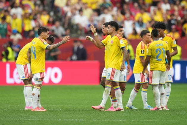 FIFA World Cup, WM, Weltmeisterschaft, Fussball 2026 - Round of 16 - Switzerland vs Colombia Players of Colombia gather as they wait for the penalty shoot-out of the FIFA World Cup 2026 Round of 16 match Switzerland against Colombia, in Vancouver, Canada, 07 July 2026. VANCOUVER Canada  Copyright: xBOBxFRIDx