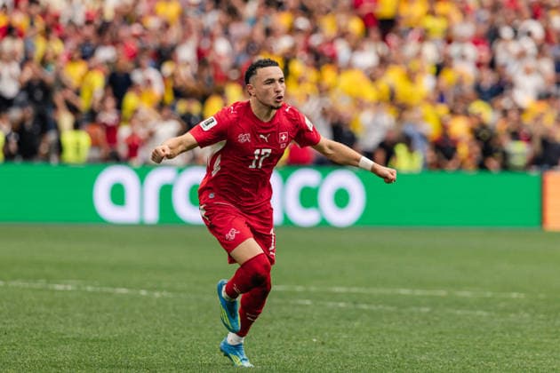 Ruben Vargas of Switzerland scores the penalty kick to make the victory of Switzerland during the FIFA World Cup, WM, Weltmeisterschaft, Fussball Round of 16 game between Switzerland and Colombia at BC Place on July 7, 2026 in Vancouver, British Colombia, Canada  Copyright: xCurtisxWongx xSPPx Sportspressphoto_SPR187133
