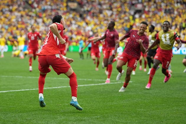 FIFA World Cup, WM, Weltmeisterschaft, Fussball 2026 - Round of 16 - Switzerland vs Colombia Ruben Vargas of Switzerland (C) celebrates scoring the winning penalty with his teammates after the penalty shoot-out of the FIFA World Cup 2026 Round of 16 match Switzerland against Colombia, in Vancouver, Canada, 07 July 2026. VANCOUVER Canada  Copyright: xBOBxFRIDx