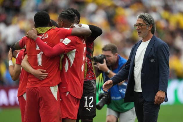 FIFA World Cup, WM, Weltmeisterschaft, Fussball 2026 - Round of 16 - Switzerland vs Colombia Switzerland s head coach Murat Yakin (R) goes to celebrate with his players after winning the FIFA World Cup 2026 Round of 16 match Switzerland against Colombia, in Vancouver, Canada, 07 July 2026. VANCOUVER Canada  Copyright: xBOBxFRIDx