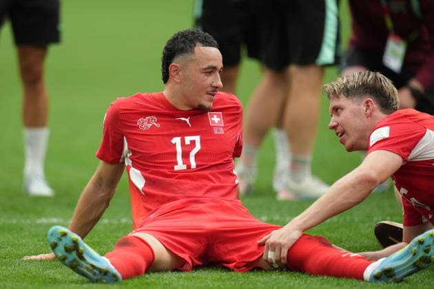 FIFA World Cup, WM, Weltmeisterschaft, Fussball 2026 - Round of 16 - Switzerland vs Colombia Ruben Vargas of Switzerland talks with his teammate Cedric Itten (R) as they celebrate winning of the FIFA World Cup 2026 Round of 16 match Switzerland against Colombia, in Vancouver, Canada, 07 July 2026. VANCOUVER Canada  Copyright: xBOBxFRIDx