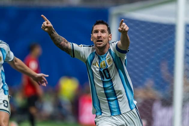 July 7, 2026, Atlanta, Georgia, USA: Argentina forward Lionel Messi (10) celebrates after scoring a goal against Egypt during their World Cup: Round of 16 match at Atlanta Stadium in ATLANTA, Georgia. Argentina defeats Egypt 3:2 in regulation play. Atlanta USA - ZUMAa161 20260707_aaa_a161_341 Copyright: xWalterxArcex xGMGx