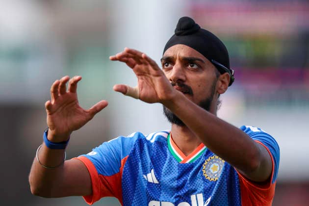 England v India - 3rd Vitality IT20 Arshdeep Singh of India waits to receive the ball during the third Vitality IT20 match between England and India at Trent Bridge, Nottingham, on July 7, 2026. Nottingham United Kingdom  Copyright: xMIxNewsx originalFilename:fletcher-englandv260707_nptiU.jpg