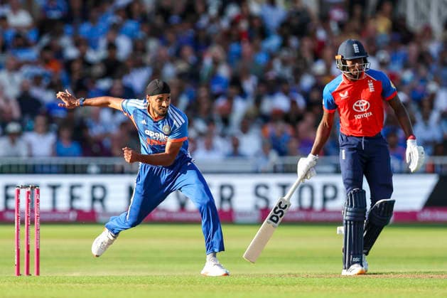 England v India - 3rd Vitality IT20 Arshdeep Singh of India bowls in the final over of the innings during the 3rd Vitality IT20 match between England and India at Trent Bridge, Nottingham, on July 7, 2026. Nottingham United Kingdom  Copyright: xMIxNewsx originalFilename:fletcher-englandv260707_npLrZ.jpg