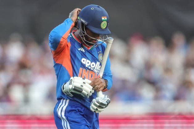 England v India - 3rd Vitality IT20 Tilak Varma of India leaves the field after being dismissed during the Third Vitality T20 international match, Länderspiel, Nationalmannschaft between England and India at Trent Bridge in Nottingham, United Kingdom, on July 7, 2026. Nottingham Nottinghamshire United Kingdom  Copyright: xNewsxImagesx originalFilename:cosgrove-thirdvit260707_nppqj.jpg
