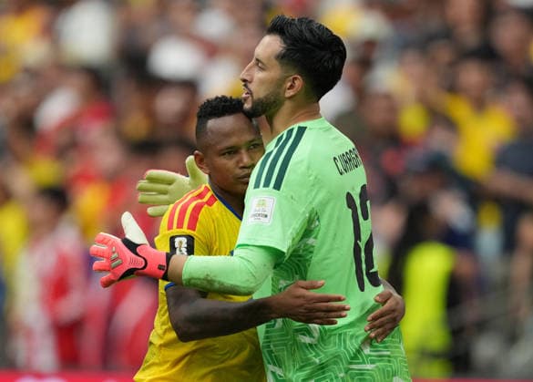 (260708) -- VANCOUVER, July 8, 2026 -- Jaminton Campaz (L) hugs with Camilo Vargas, goalkeeper of Colombia, during the penalty shootout of the round of 16 match between Switzerland and Colombia at the 2026 FIFA World Cup, WM, Weltmeisterschaft, Fussball at BC Place Vancouver in Vancouver, Canada, on July 7, 2026. ) (SP)CANADA-VANCOUVER-FOOTBALL-FIFA WORLD CUP-ROUND OF 16-SUI VS COL MengxYongmin 
