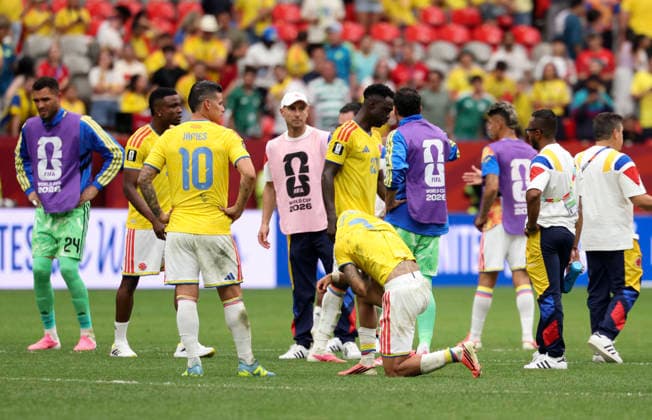 (260708) -- VANCOUVER, July 8, 2026 -- Players of Colombia look dejected after the penalty shootout of the round of 16 match between Switzerland and Colombia at the 2026 FIFA World Cup, WM, Weltmeisterschaft, Fussball at BC Place Vancouver in Vancouver, Canada, on July 7, 2026. (Photo by Xinhua) (SP)CANADA-VANCOUVER-FOOTBALL-FIFA WORLD CUP-ROUND OF 16-SUI VS COL ZouxZheng 