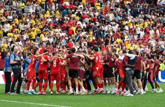 (260708) -- VANCOUVER, July 8, 2026 -- Players of Switzerland celebrate victory after the penalty shootout of the round of 16 match between Switzerland and Colombia at the 2026 FIFA World Cup, WM, Weltmeisterschaft, Fussball at BC Place Vancouver in Vancouver, Canada, on July 7, 2026. (Photo by Xinhua) (SP)CANADA-VANCOUVER-FOOTBALL-FIFA WORLD CUP-ROUND OF 16-SUI VS COL ZouxZheng 