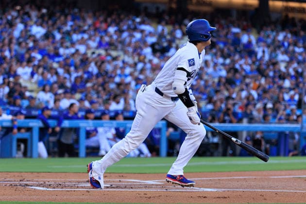 July 7, 2026, Los Angeles, California, USA: Shohei Ohtani 17 of the Los Angeles Dodgers hits his 300th home run in the first inning during a regular season MLB, Baseball Herren, USA game against the Colorado Rockies on Tuesday July 7, 2026 at Dodger Stadium in Los Angeles, California. Dodgers lose to Rockies, 3-4. JAVIER ROJAS PI Dodgers Lose To Rockies, 3-4  - ZUMAp124 20260707_zaa_p124_004 Copyright: xJavierxRojasx