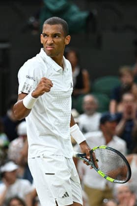 2026 Wimbledon - Felix Auger-Aliassime Felix Auger-Aliassime (CAN) during his quarter final round match at the 2026 Wimbledon Championships at the AELTC in London, UK on July 7, 2026. Photo by Corinne Dubreuil ABACAPRESS.COM London  Copyright: xDubreuilxCorinne ABACAx