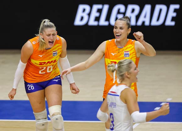 WomenÕs Volleyball Nations League - Belgrade 2026 Netherlands Elles Dambrink and n10 react during the WomenÕs Volleyball Nations League Pool 7 match between France v Netherlands at Belgrade Arena on July 08, 2026 in Belgrade, Serbia. Belgrade Serbia Copyright: xSrdjanxStevanovicx x